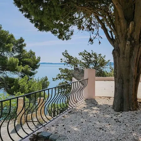 Maison Bord De Vue Exceptionnelle Avec Acces Prive Vakantiehuis *